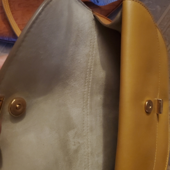 (SOLD)Authentic CHLOE georgia sling/crossbody bag in mustard color - Picture 7 of 8